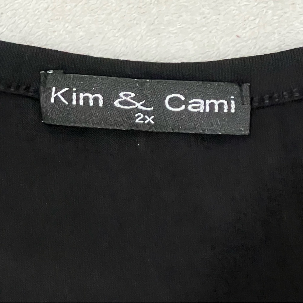 Kim & Cami Black Top with Embroidered Floral Mesh Sleeves 2X - Picture 13 of 13